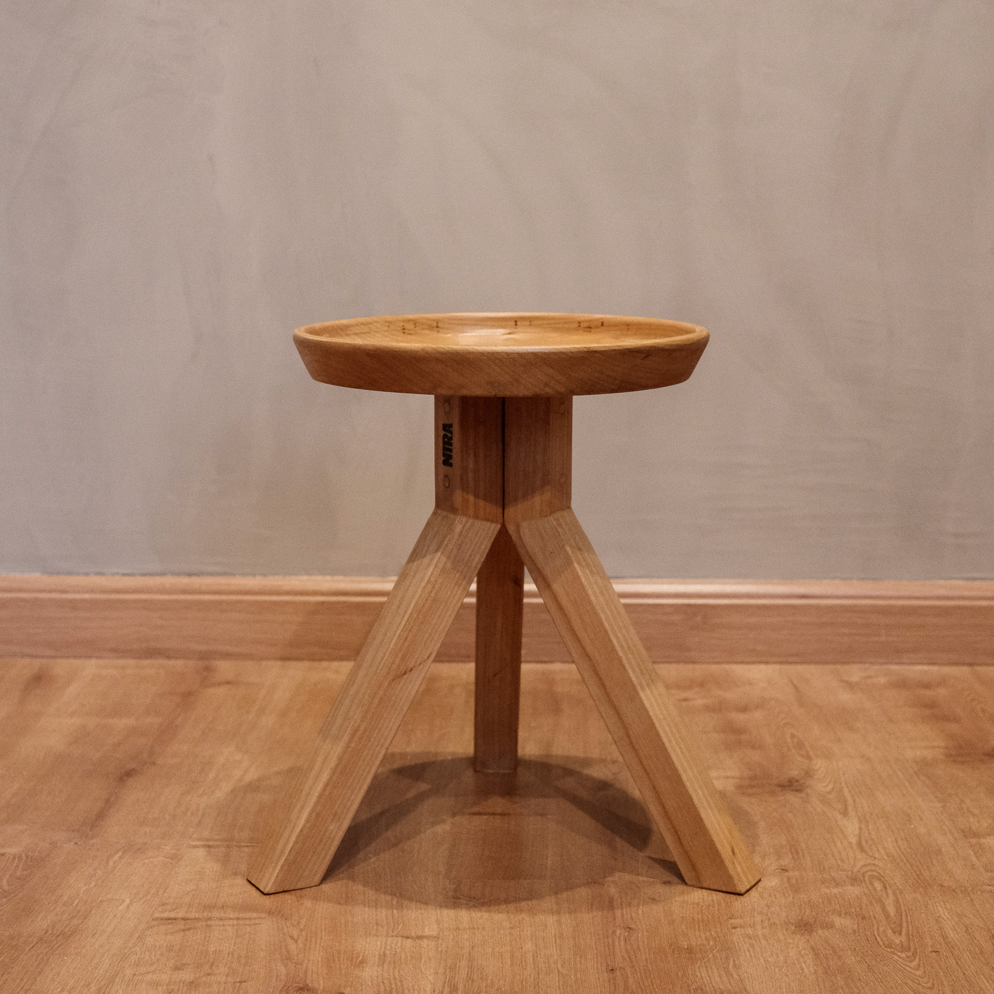MESA LATERAL CUMBUQUINHA
