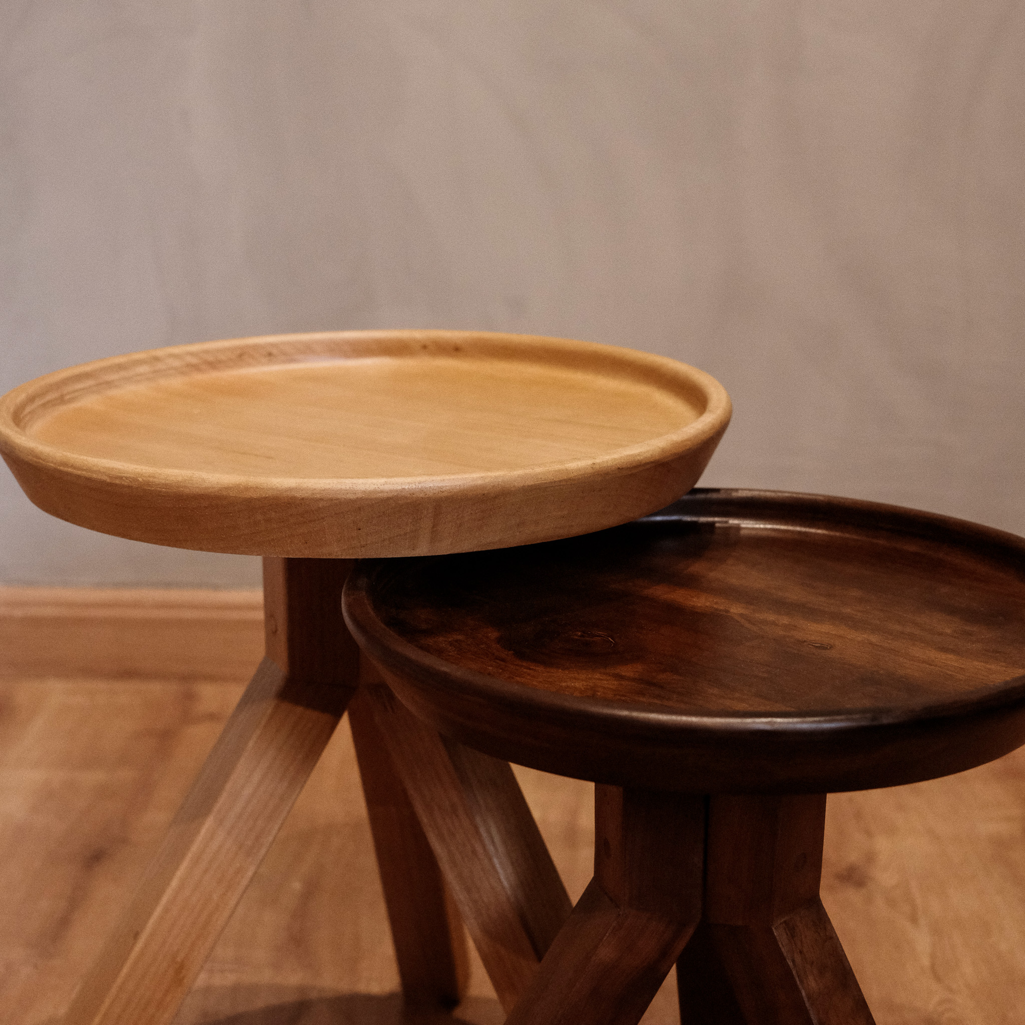 MESA LATERAL CUMBUQUINHA